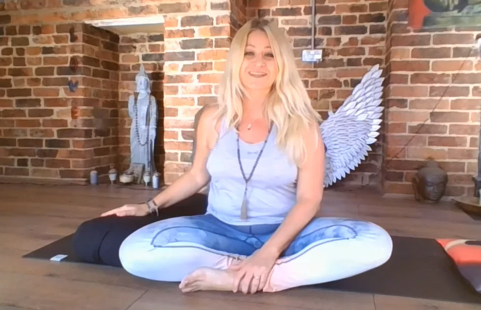 Eva Kristlova - Restorative Yoga with a Belt
