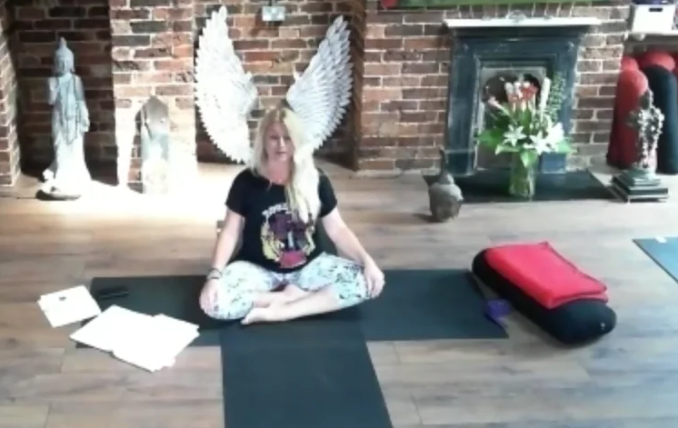 Eva Kristlova - Uplifting Yoga Practice