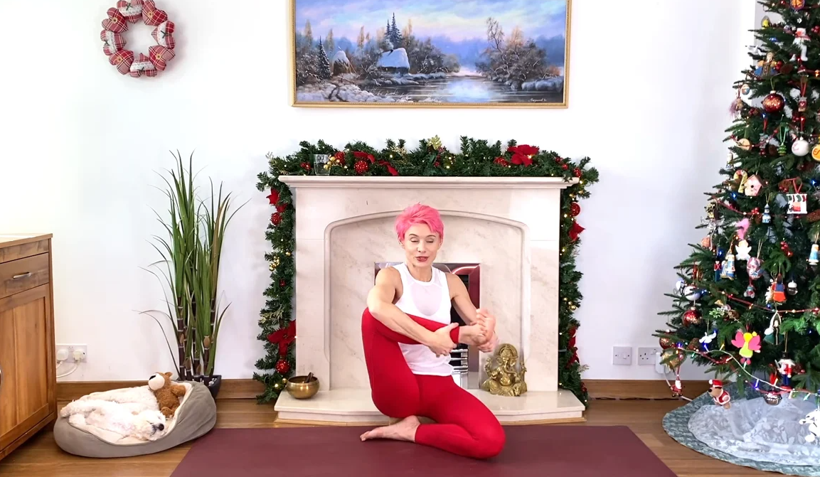 Olga Oakenfold - Your Yoga Favourites - Lizard, Tree, Pigeon and Twist