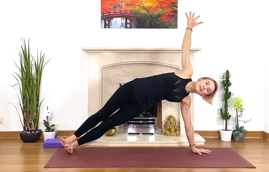 Olga Oakenfold – Stretch & Strengthen Your Wrists. Side Plank Pose