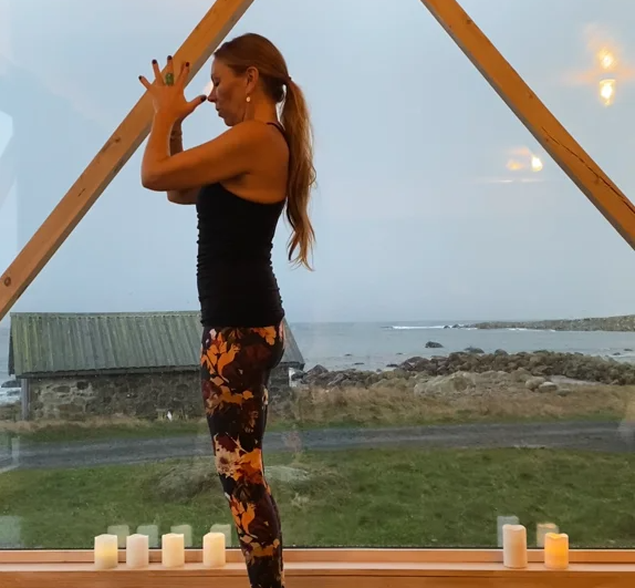 Wenche Beard - Uplifting Yoga Flow