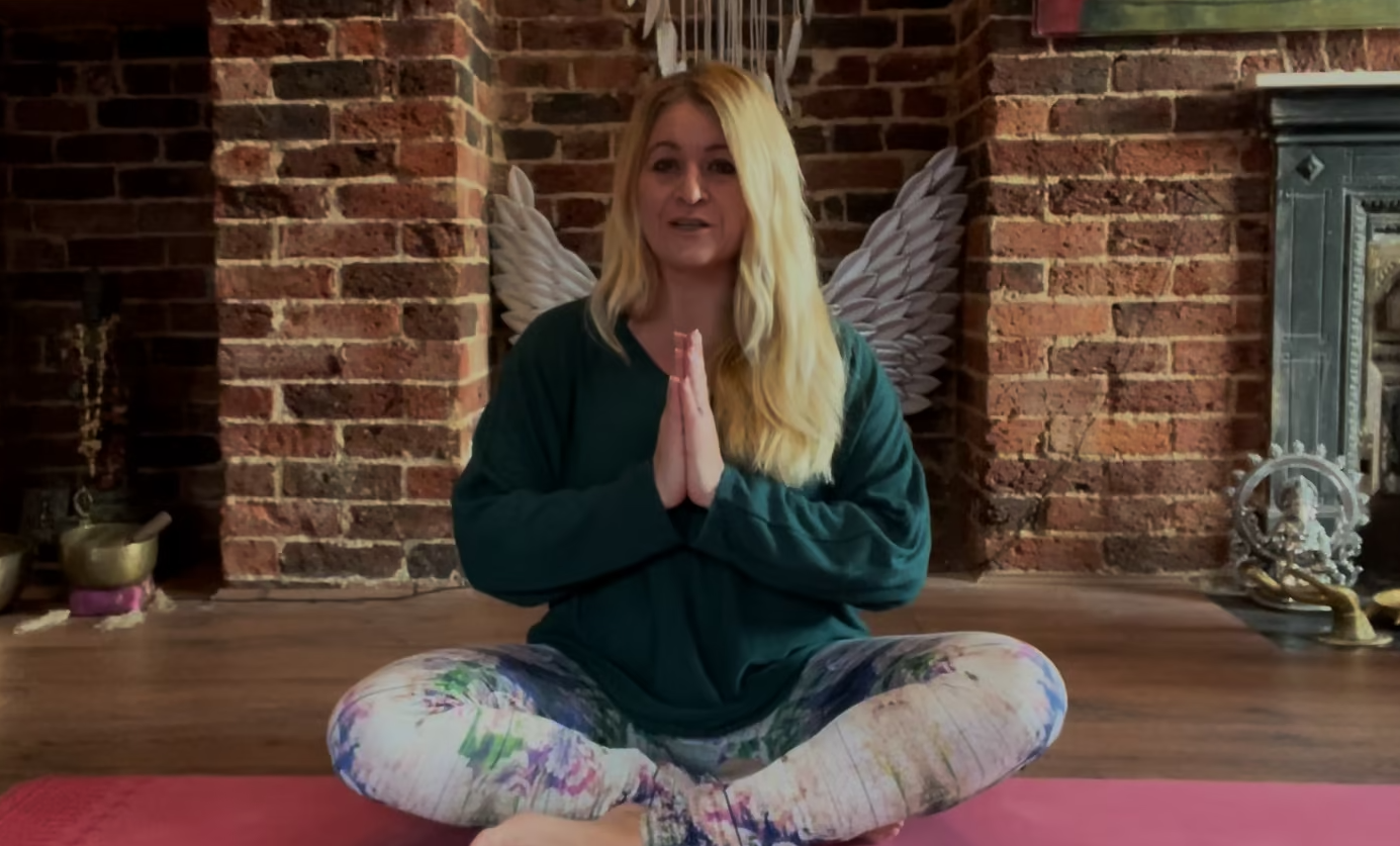 Eva Kristlova - 10 minute seated yoga practice