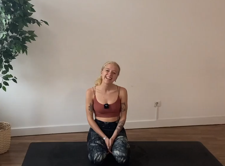 Connie Lodwick - 20 Minute Power Yoga