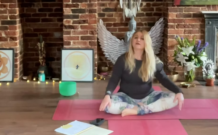 Eva Kristlova - Yoga class to Release