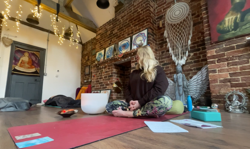 Yoga with Eva - Crown Chakra